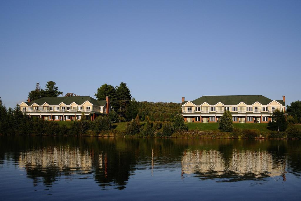 Auberge Du Lac-A-L'Eau-Claire Saint-Alexis-des-Monts Exterior foto